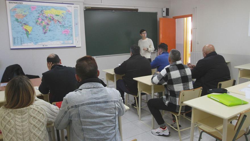 La escuela en prisión que enseña a leer y escribir