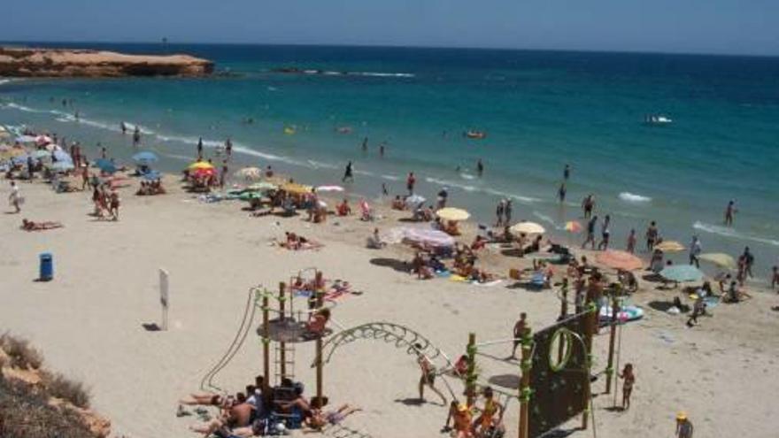 Las playas de Horadada amplían hasta el 3 de abril el servicio de socorrismo