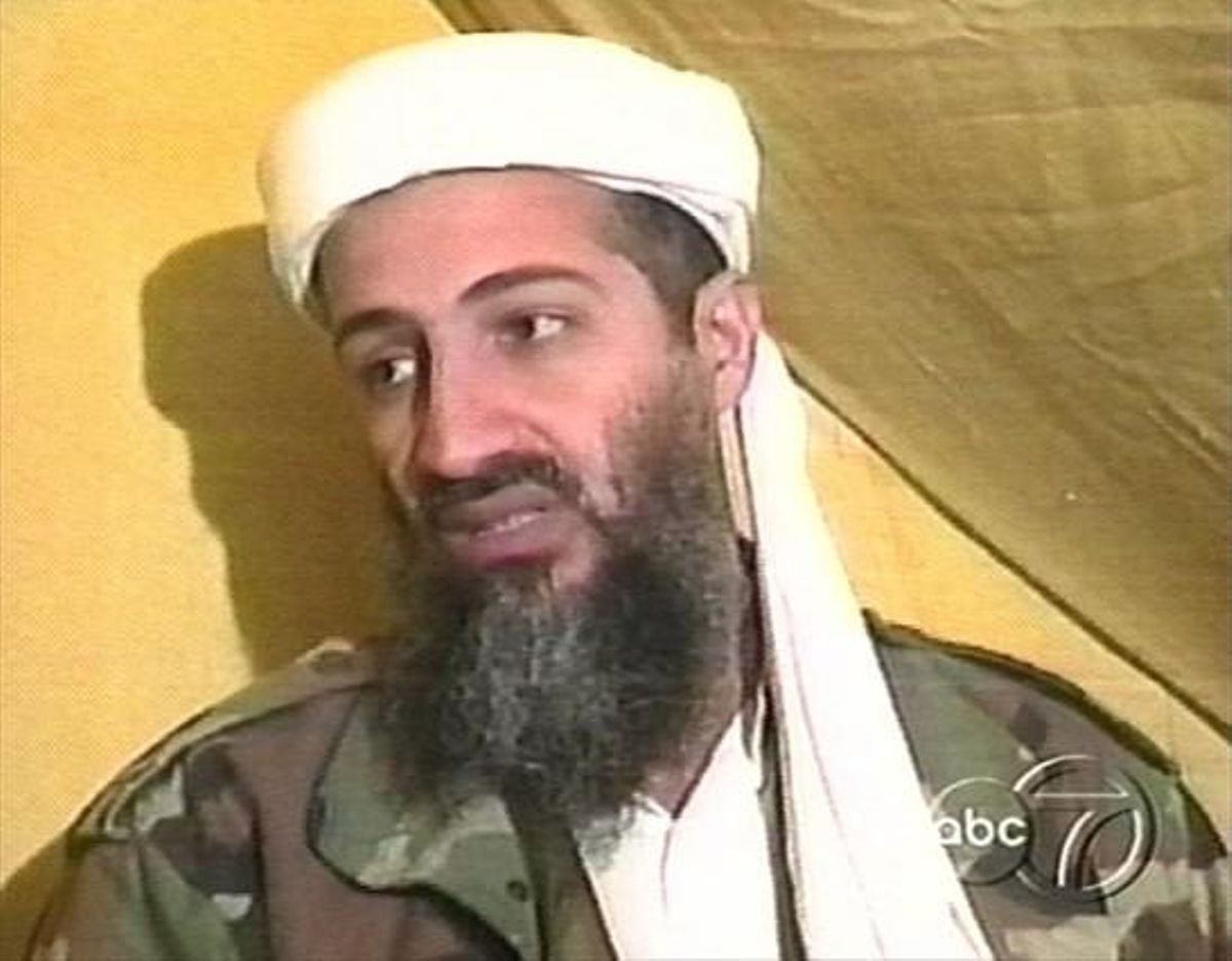 Imatge treta d’un vídeo emès el 24 de desembre del 1998. Hi apareix el líder d’Al-Qaida durant una entrevista en un lloc indeterminat de l’Afganistan.