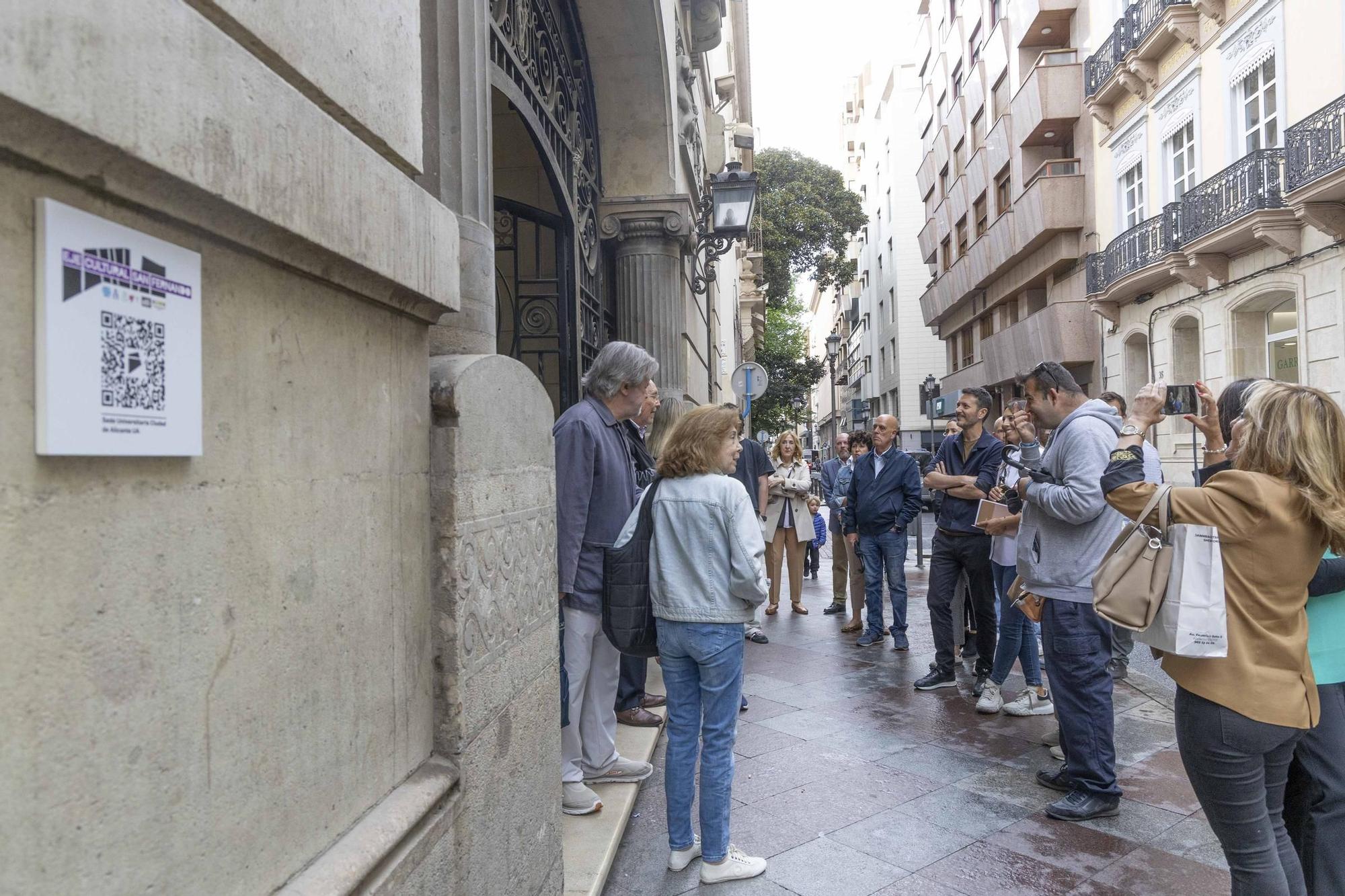 Un recorrido guiado inaugura el Eje Cultural San Fernando de Alicante