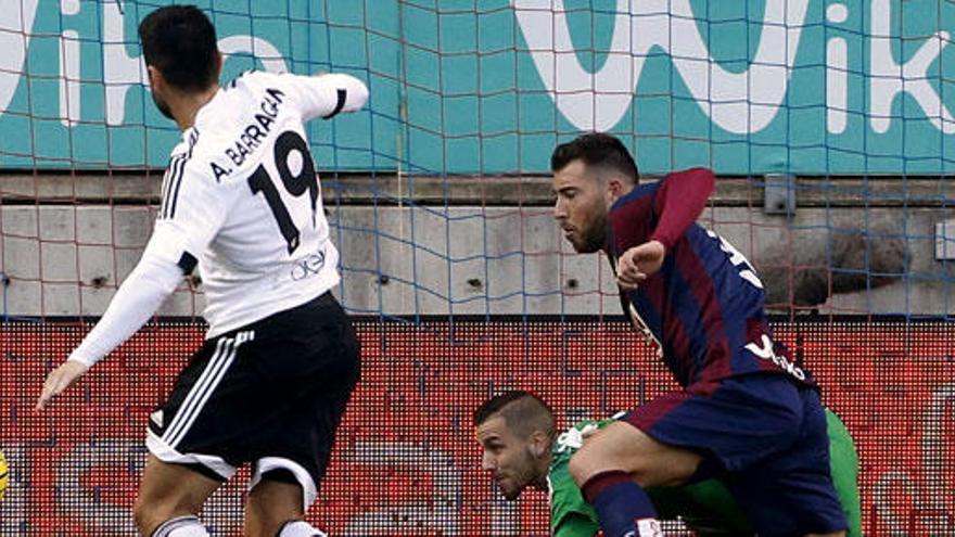 Valencia y Eibar firman el empate en Ipurúa.