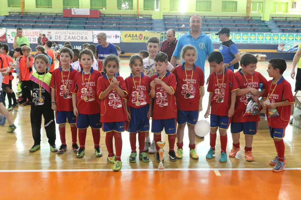 Entrega de trofeos del Torneo de La Amistad