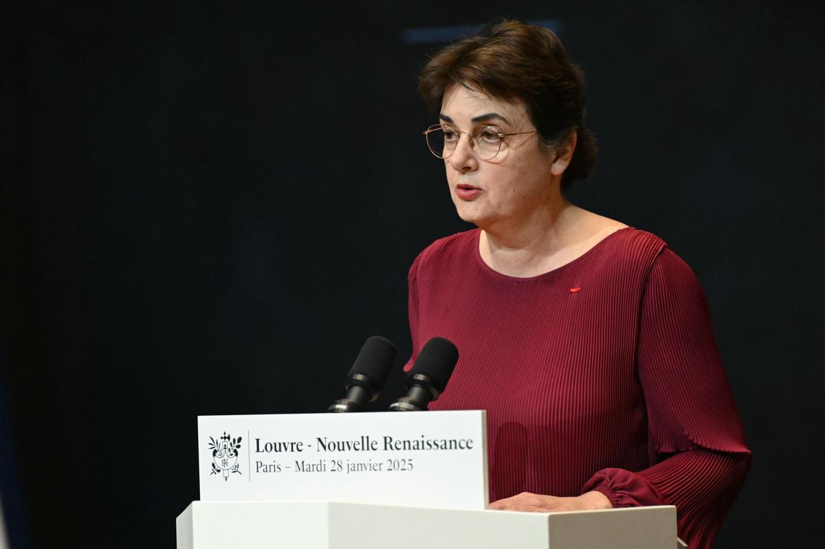 La directora del Louvre, Laurence des Cars.