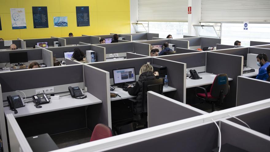 Inelcom plantea un ERE para decenas de trabajadores del centro de llamadas de Xàtiva
