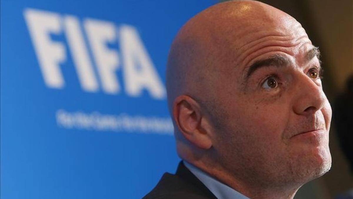 Infantino quiere mejorar la situación del fútbol femenino