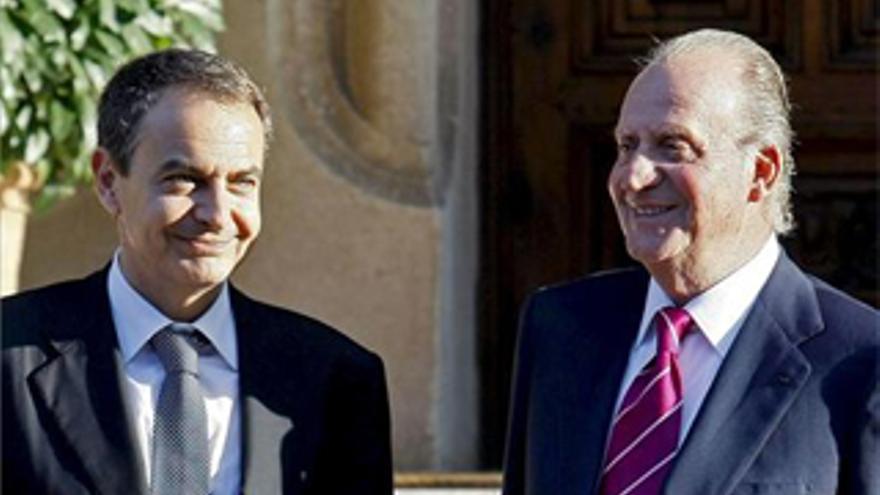 Zapatero se reúne en Marivent con el Rey