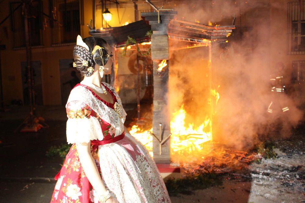 Cremà de la falla decimonónica de la Unesco