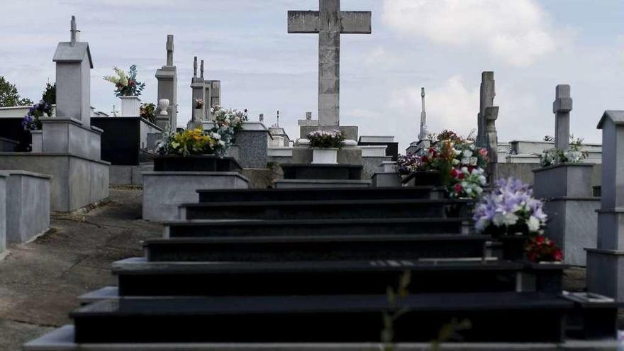 La Cruz de los Caídos del cementerio de La Carriona.