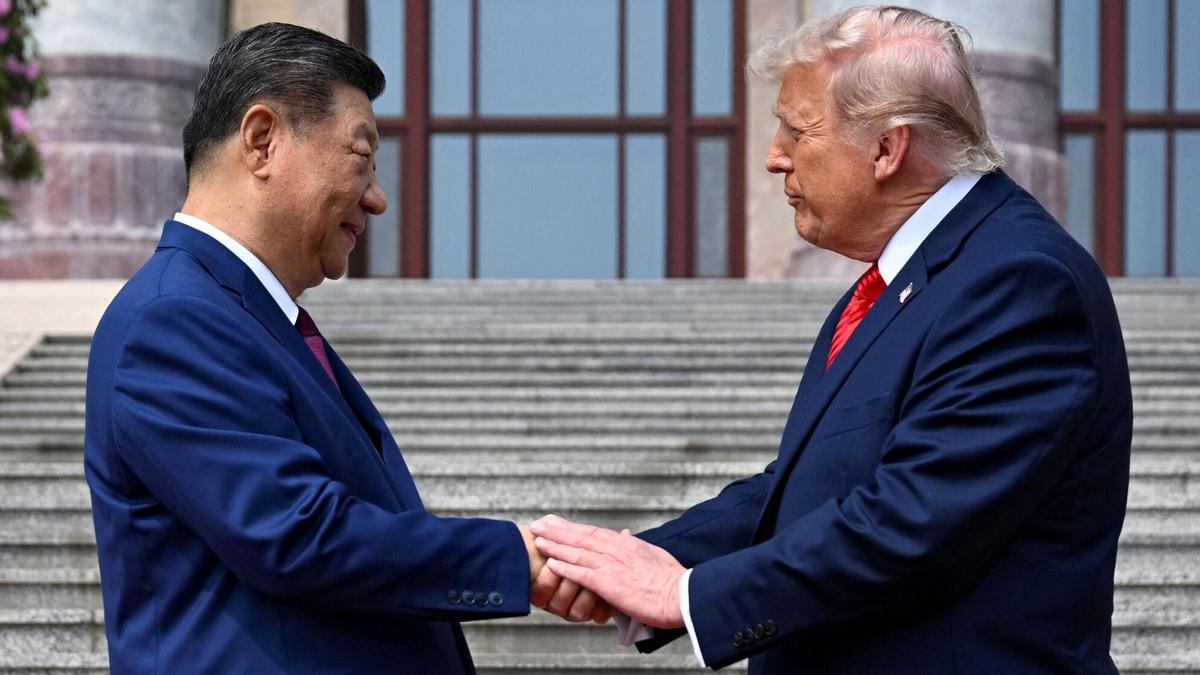 Saludo oficial entre Xi Jinping y Donald Trump en Pekín
