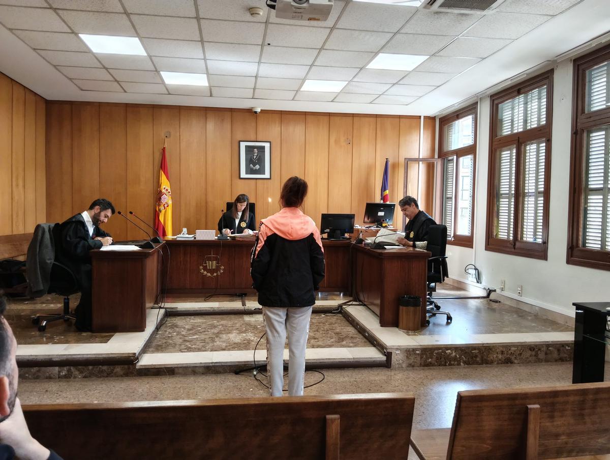 La mujer condenada, ayer en el juicio.