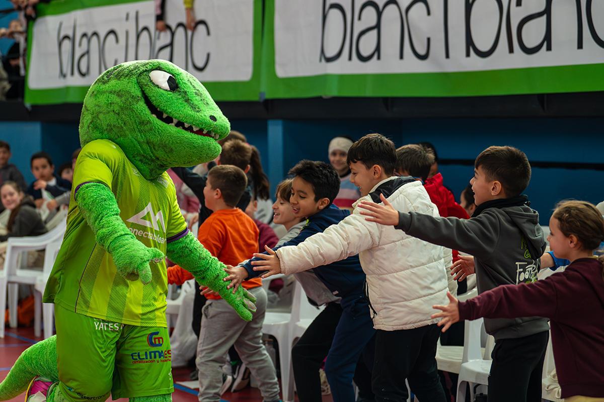 El Palma Futsal se llena de cariño en Son Servera