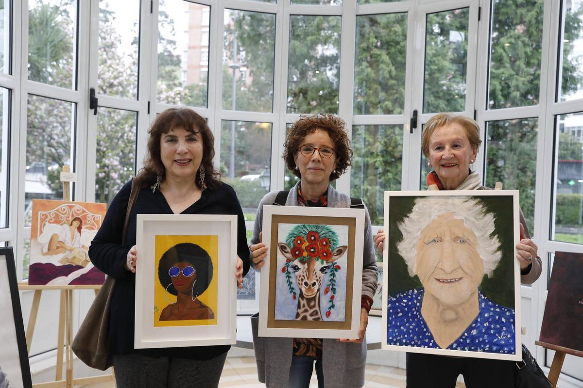 Por la izquierda, Julia Ruiz, Victoria Alonso y Maite Alonso.