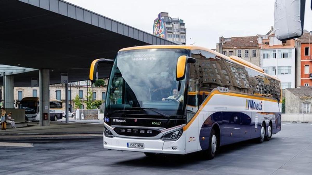 Un autobús de Monbus