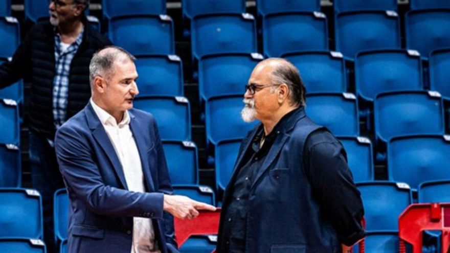 Markovic (i) dialoga con Dzikic en el Hapoel Jerusalem-Dijon. | | BCL