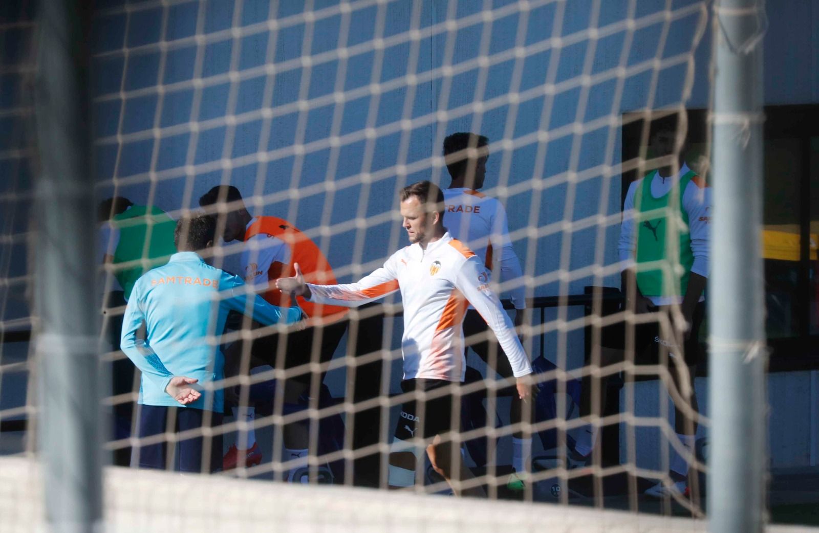 Bordalás cuenta con Racic y Correia en el entrenamiento de Paterna