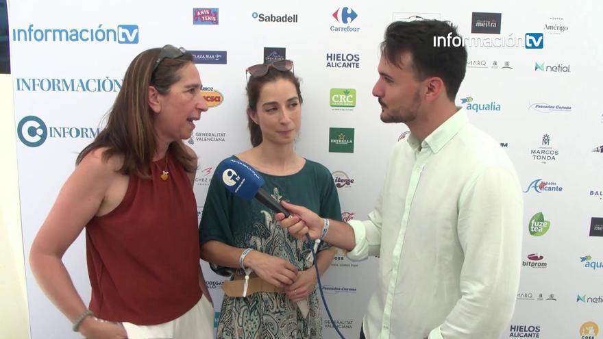 Míriam Fernández e Idoia Lorente visita el Racó de Información TV durante las Hogueras