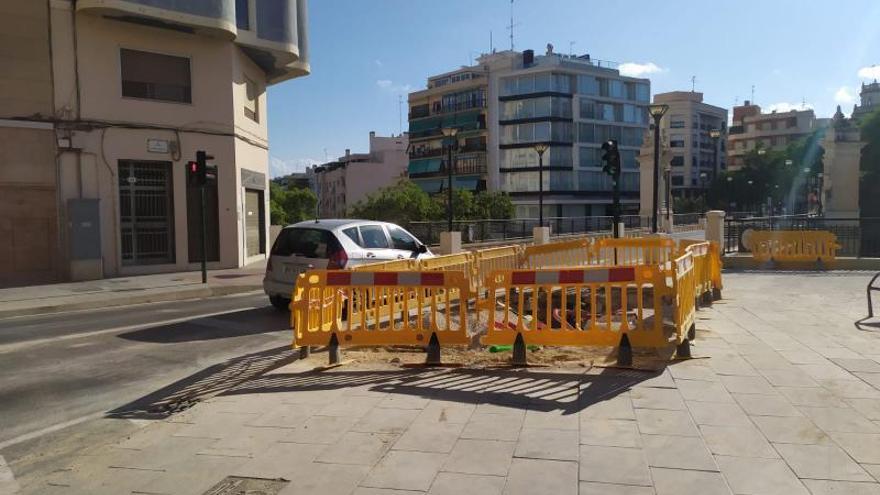 El puente de la Virgen, con ambos carriles abiertos al tráfico, ayer. | A.F.