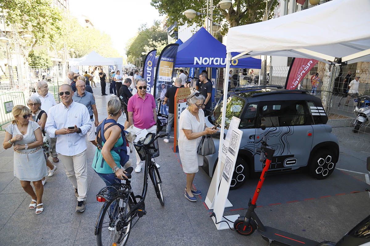 Semana de la movilidad, exposición de vehículos en el bulevar del Gran Capitán