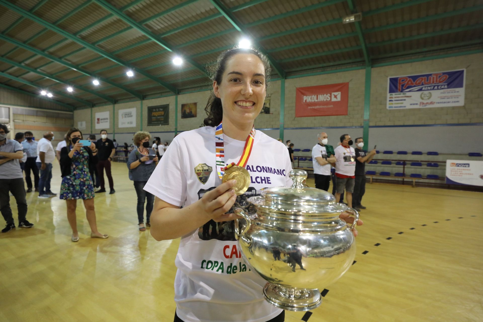 Recibimiento y celebración de las campeonas de la Copa de la Reina en su casa de Carrús