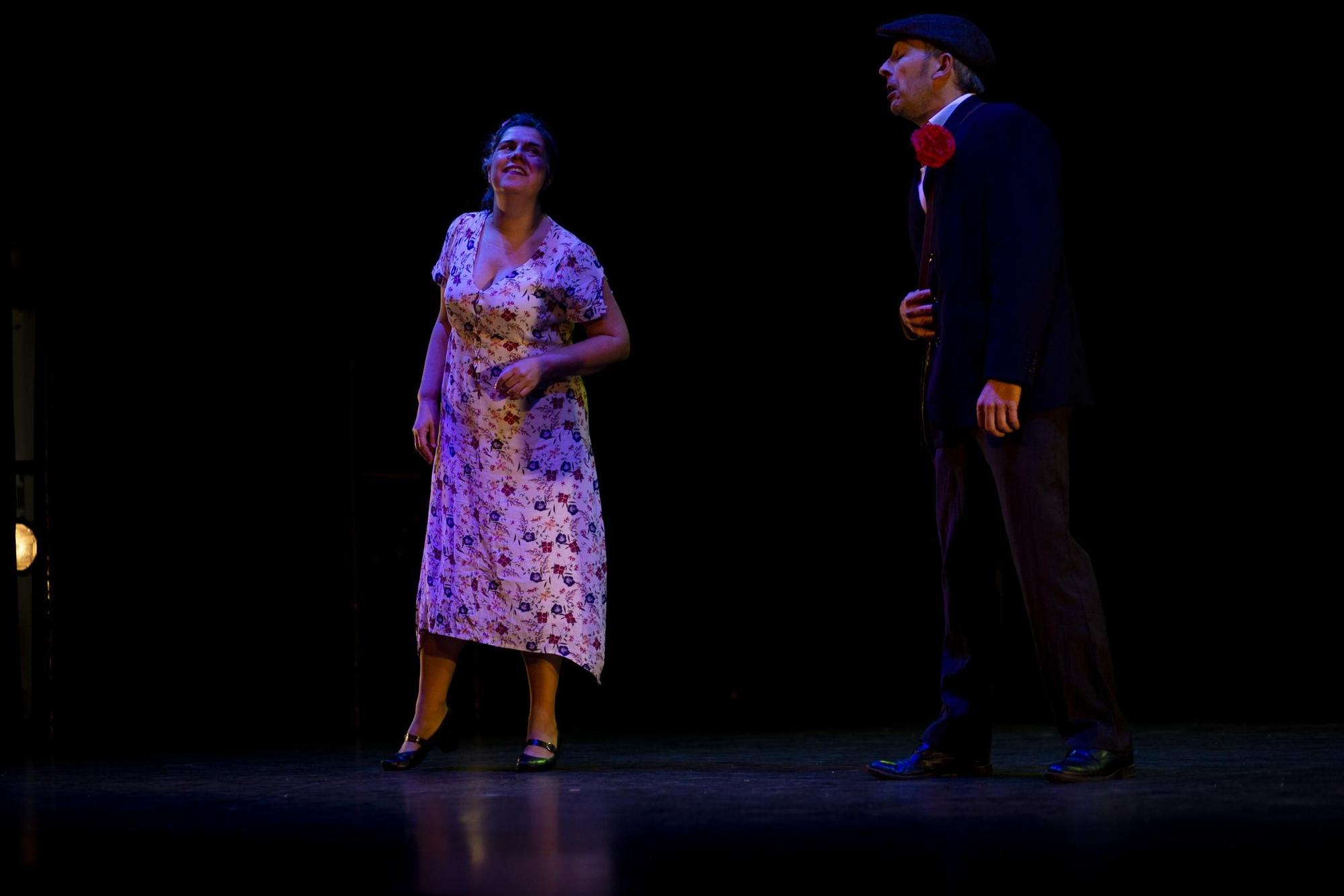 Galería | El eterno debate sobre los cuernos, en el Gran Teatro de Cáceres