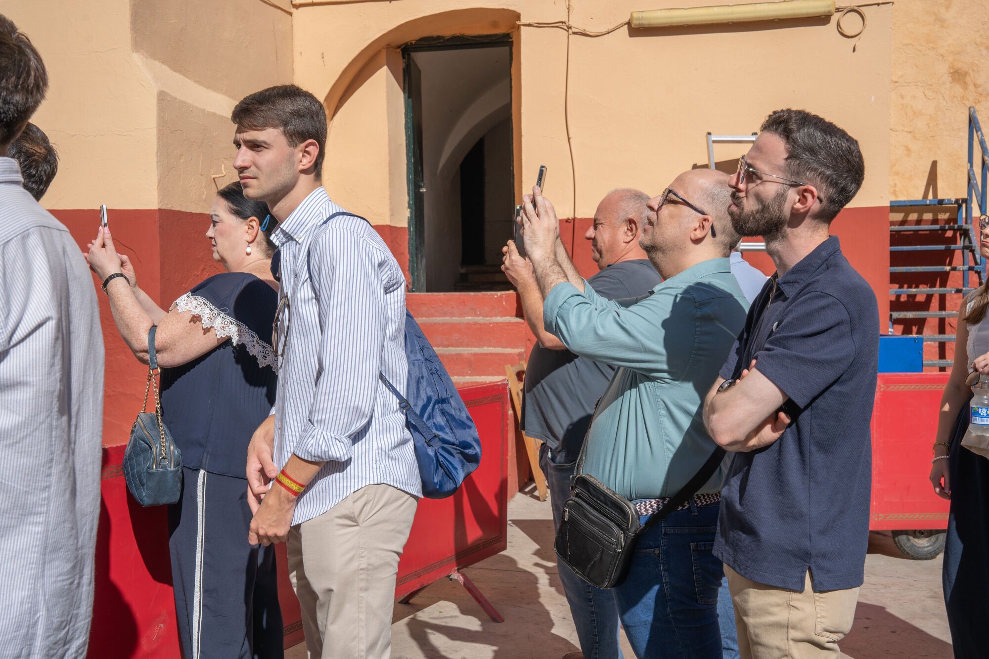 Las visitas a los templos del Magno Vía Crucis, en imágenes