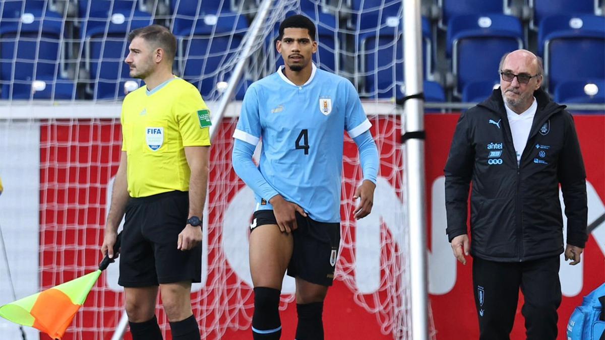 Araujo, lesionado con Uruguay