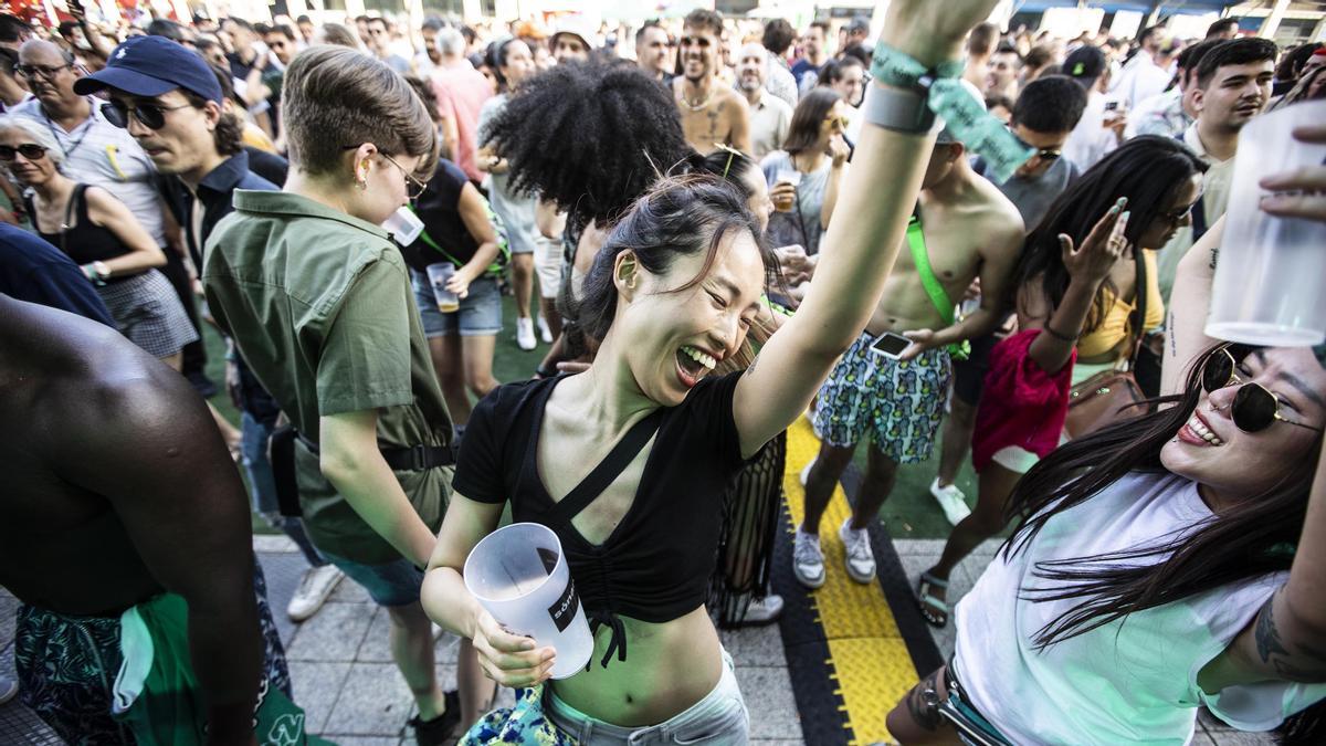 Buen ambiente y mucho calor en el Sonar 2022 Buen ambiente y mucho calor en el Sonar 2022