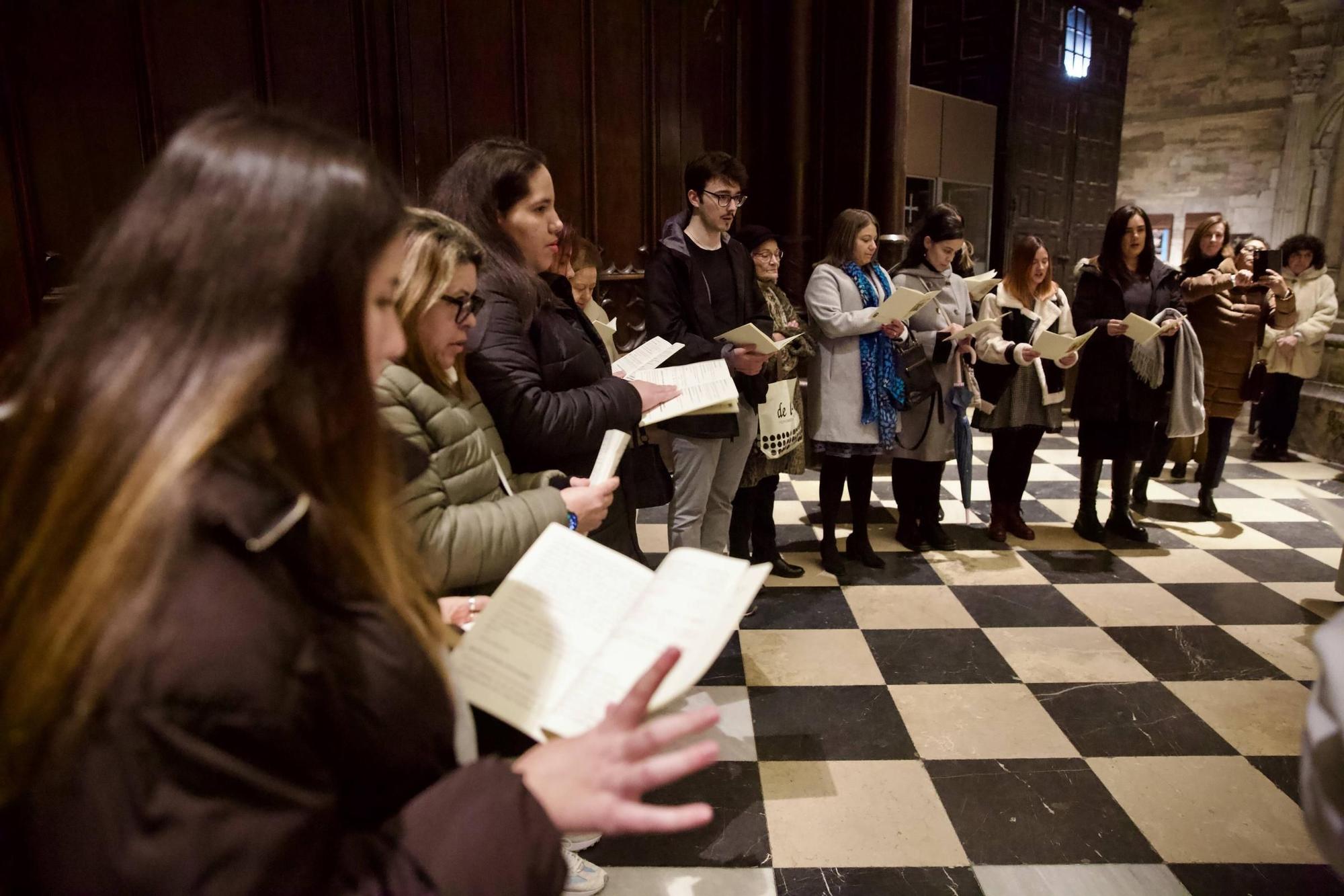 En imágenes: Rito de admisión al catecumenado de adultos en la catedral de Oviedo