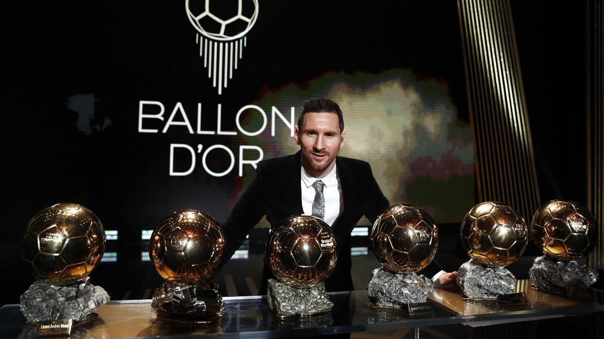 Leo Messi con los seis Balones de Oro que ha conquistado