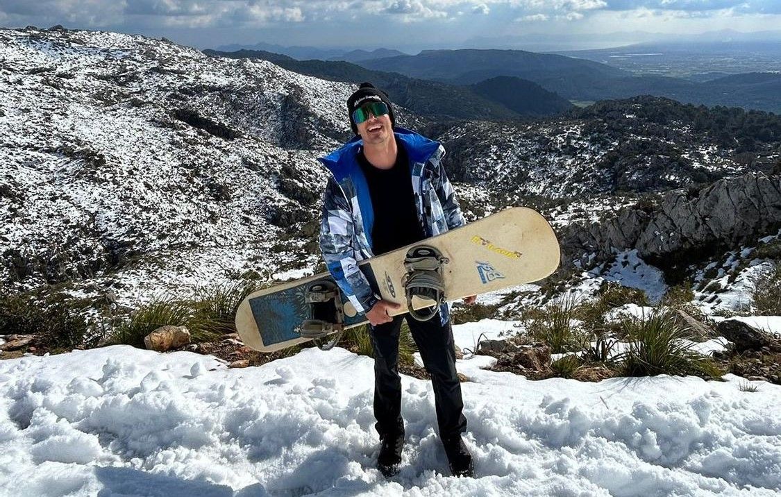 Mit dem Snowboard in der Tramuntana auf Mallorca – großer Spaß mit traumhaftem Ausblick