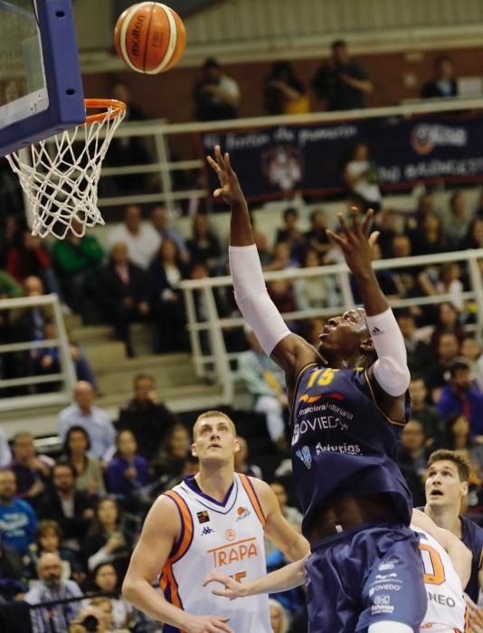 El Oviedo Baloncesto y el Palencia, en imágenes