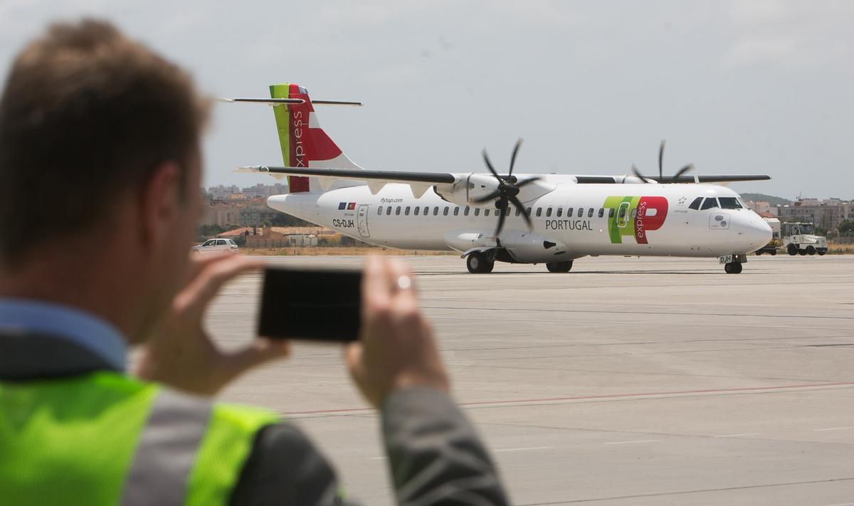 Ell aeropuerto de Alicante-Elche ha recuperado esta semana el vuelo con Lisboa