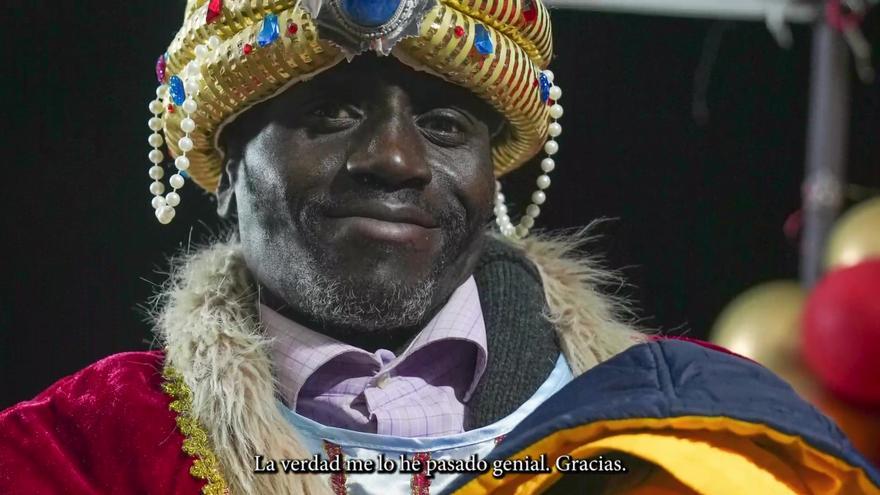 Bala, el Rey Mago que sobrevivió al agua dos veces, lleva la ilusión a Algemesí