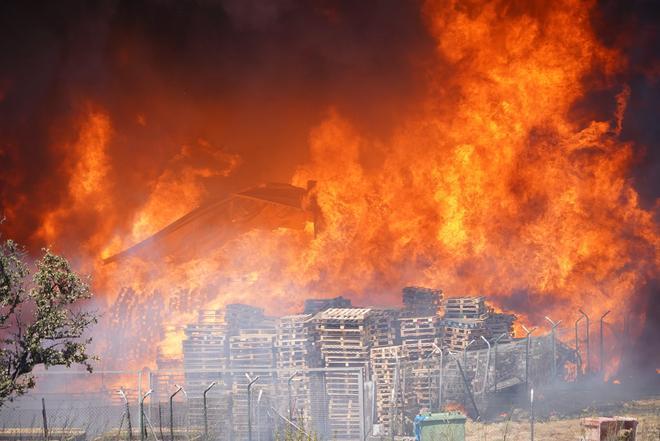 Un incendio en una planta de residuos de Zamora activa las emergencias de Protección Civil