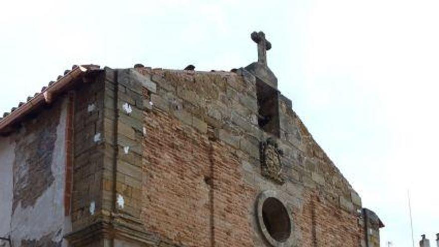 La ermita de La Soledad, en obras y pendiente de equipamiento.