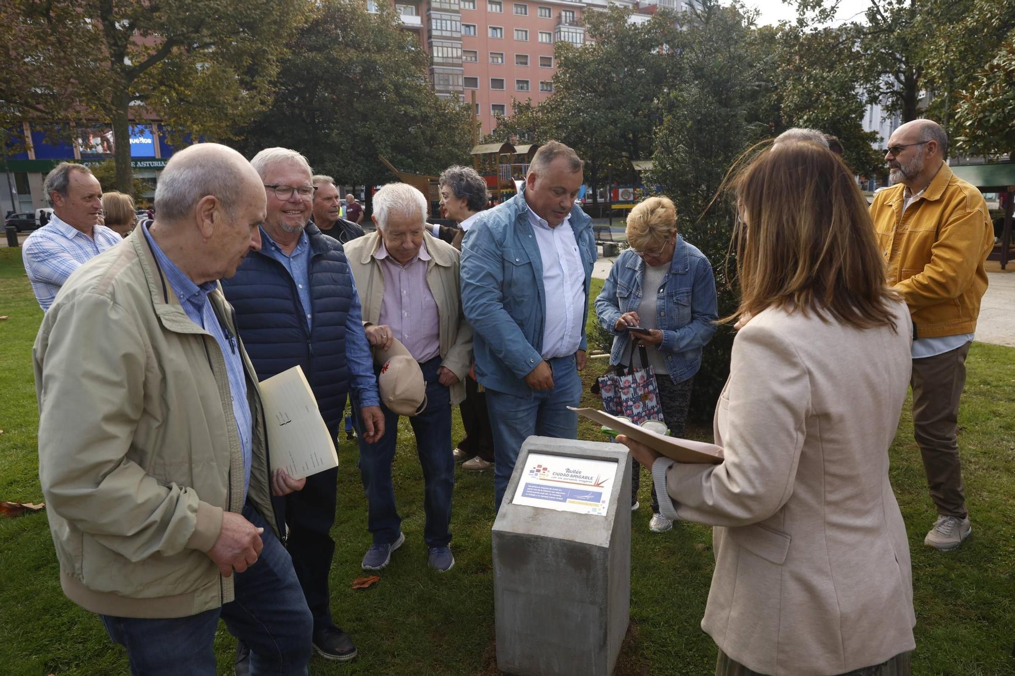 EN IMÁGENES: Avilés dedica una plaza pública a las personas mayores