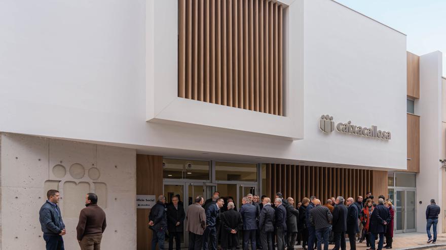 Así es el nuevo edificio de CaixaCallosa, un espacio social y cultural