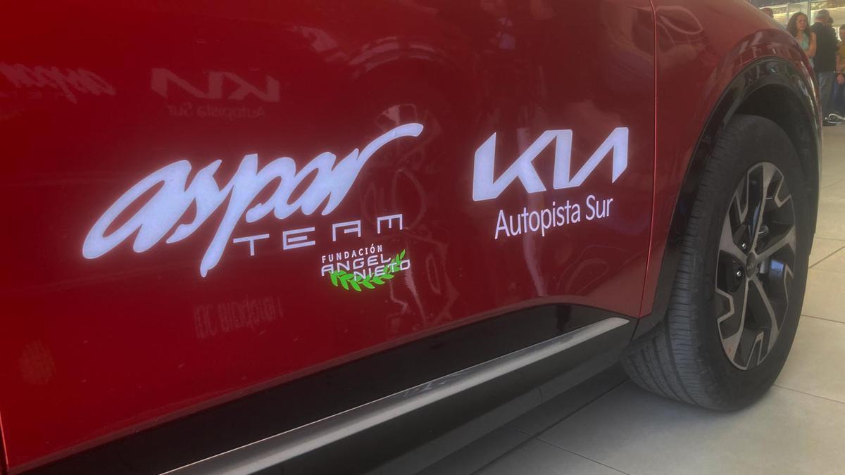 El logotipo de Kia Autopista Sur ya luce junto al del Aspar Team en los vehículos del equipo.