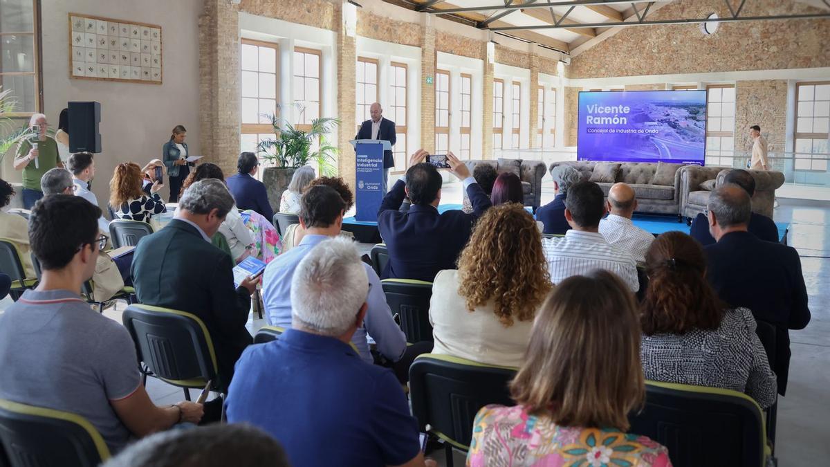 Imagen de archivo de una jornda empresarial en Onda.