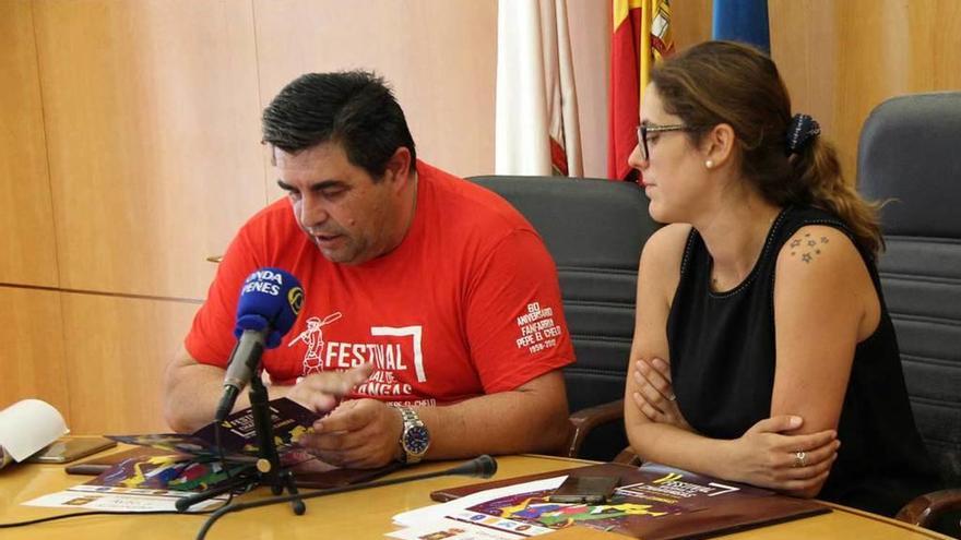 Álvaro Artime y Paula Cuervo, durante la presentación.