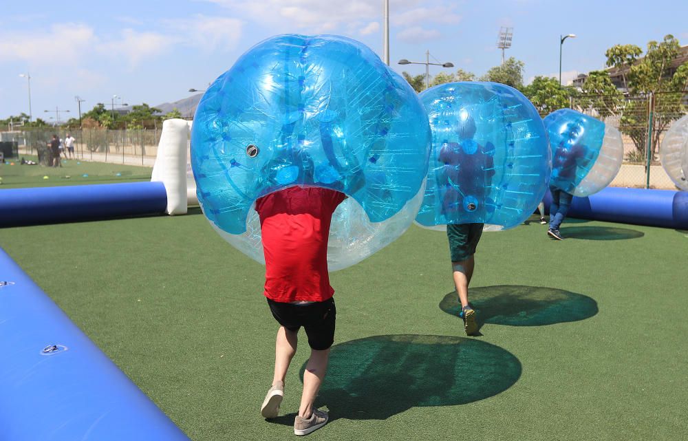 Búscate en las fotos de la VI Fiesta del Deporte de Málaga