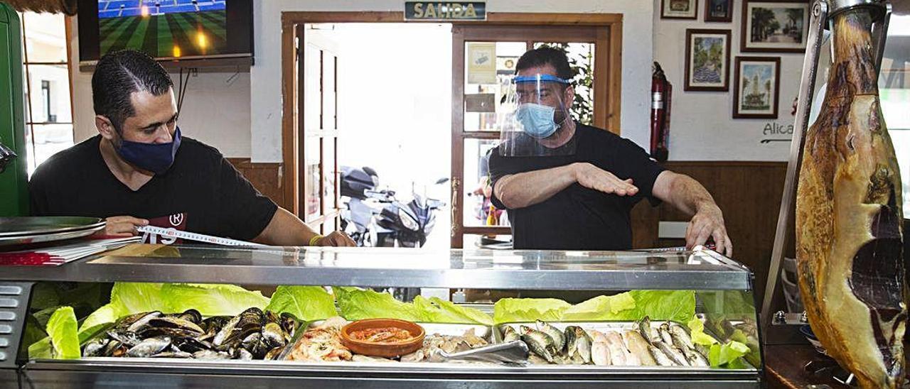 Mediciones, en la barra del restaurante Lo Nuestro.