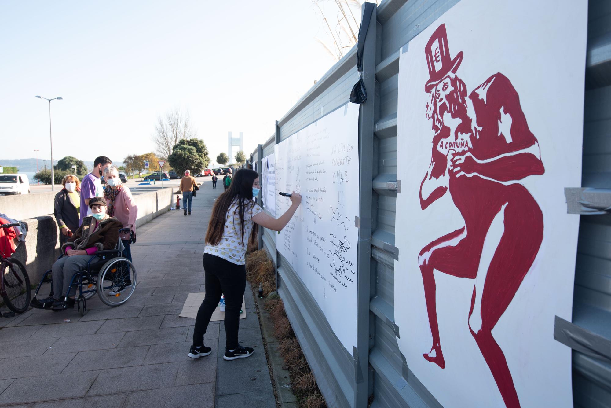 Grafitis reivindicativos en los terrenos de Maestranza