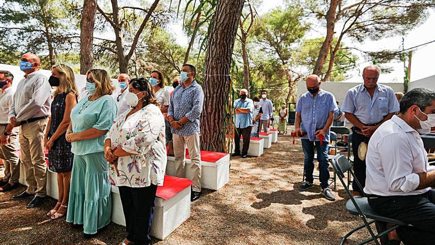 Misa en la capilla descubierta de la Asunción. | TONI ESCOBAR