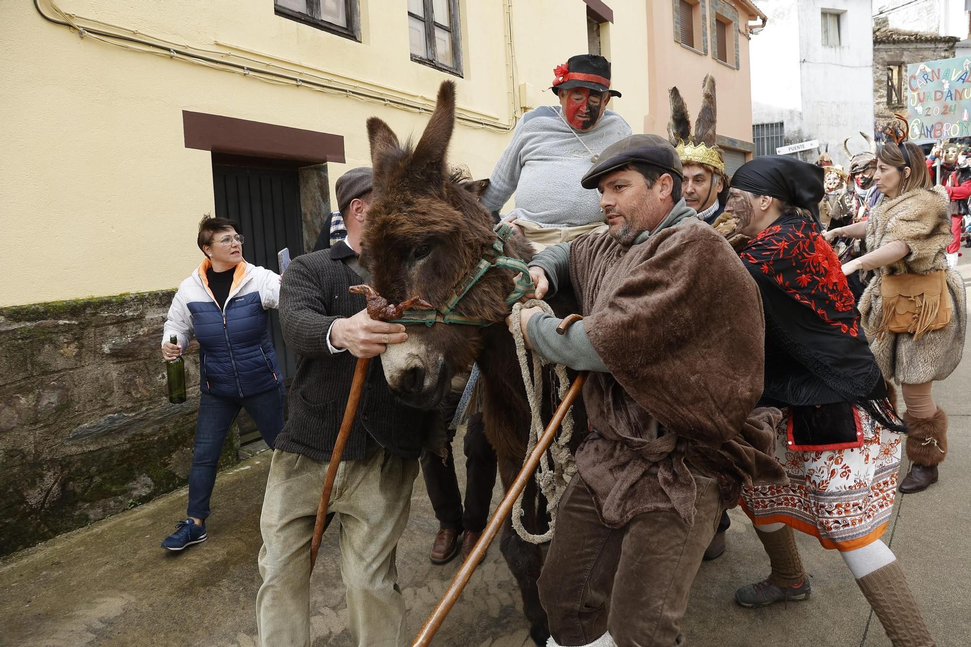 GALERÍA | El carnval jurdano, tradición y misterio en la pedanía de Cambrón