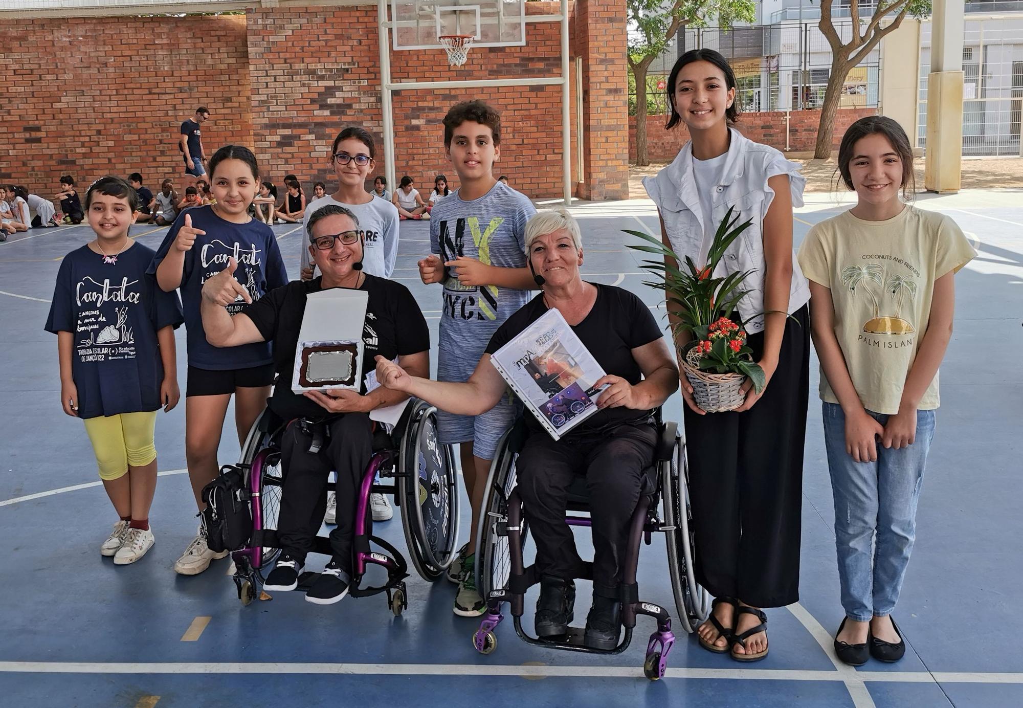 Ball amb cadira de rodes a l'escola Joaquim Cusí de Figueres