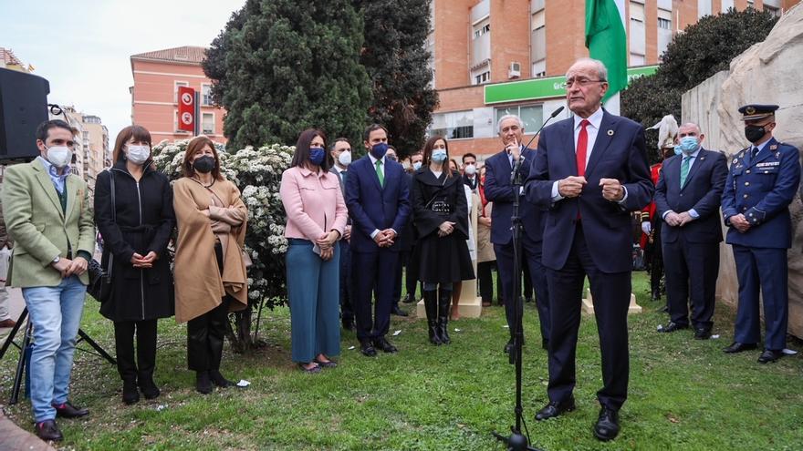 El alcalde de Málaga, Francisco de la Torre, se dirige a los presentes en el acto por el Día de Andalucía