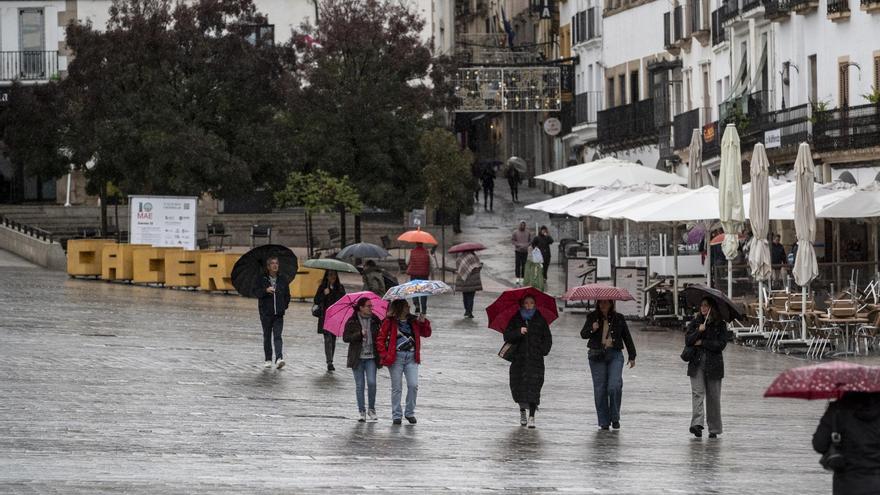 Una nueva tromba de agua vuelve a causar inundaciones en Cáceres