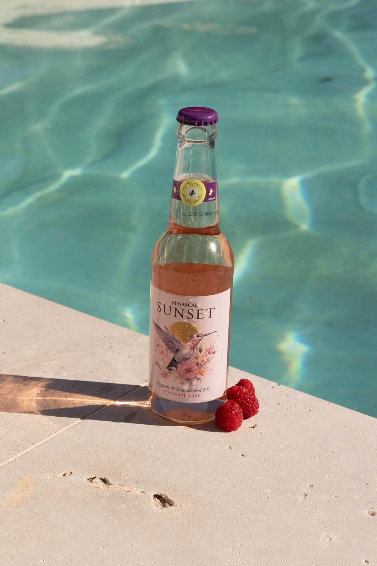 Peñascal Sunset está disponible en versiones rosé y white