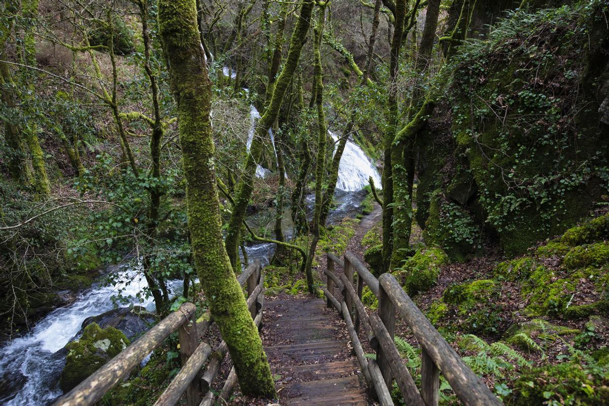 Antes de llegar a las cascadas se pasa por una zona de antiguos molinos.